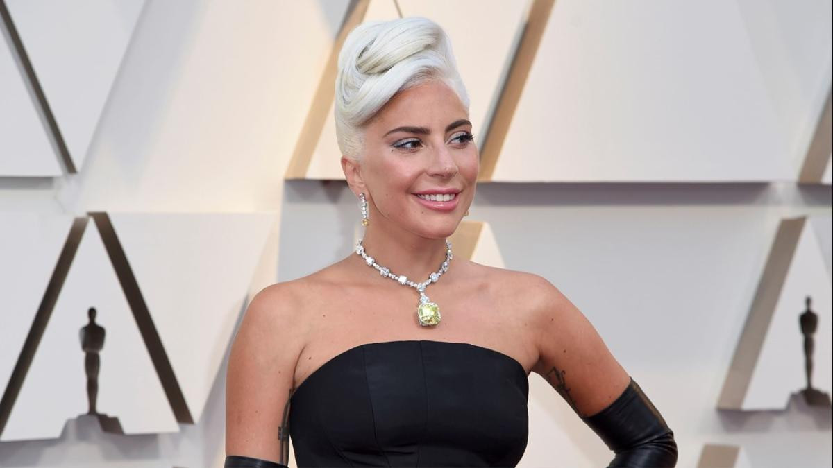 Lady Gaga 'chiếm sóng' Oscar 2019 khi hóa thành Audrey Hepburn, nhưng món phụ kiện này mới làm nên lịch sử Ảnh 4