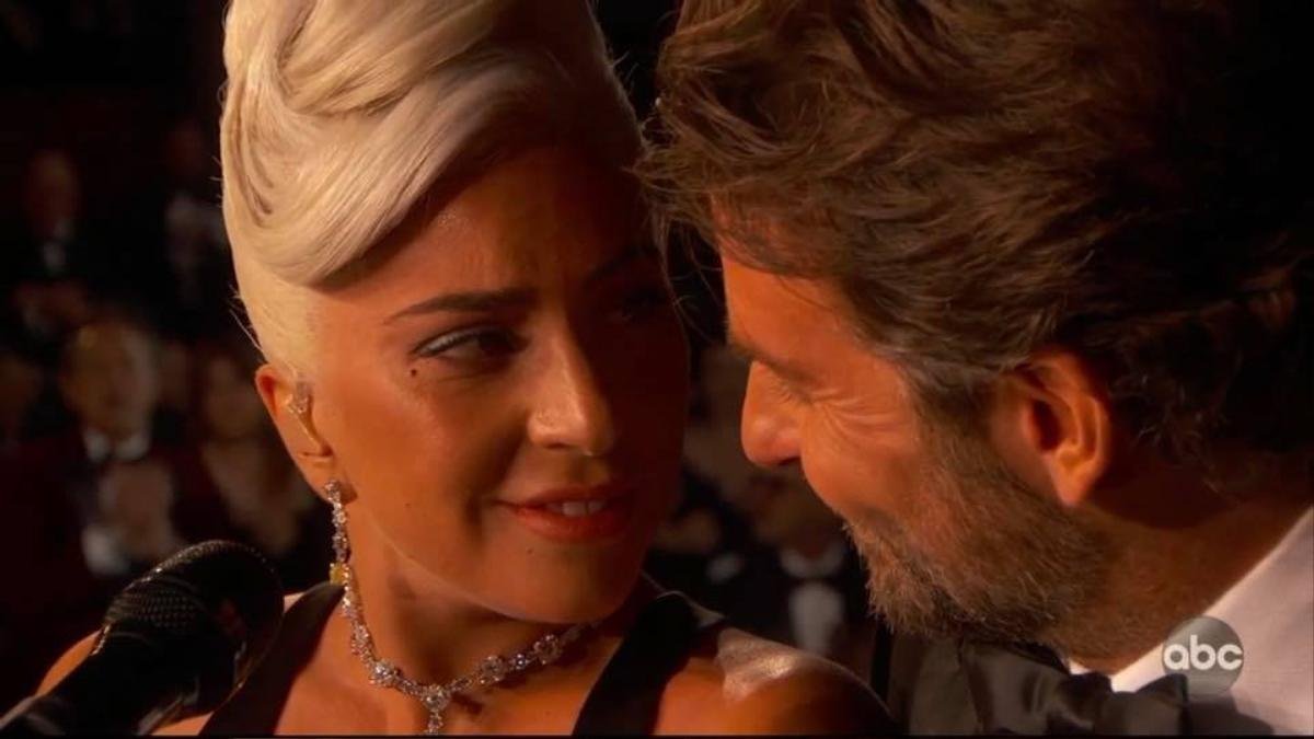 Oscar 2019: Lady Gaga và Bradley Cooper ngọt ngào đến ngất lịm, một vị khán giả ở dưới chắc chắn không vui! Ảnh 5