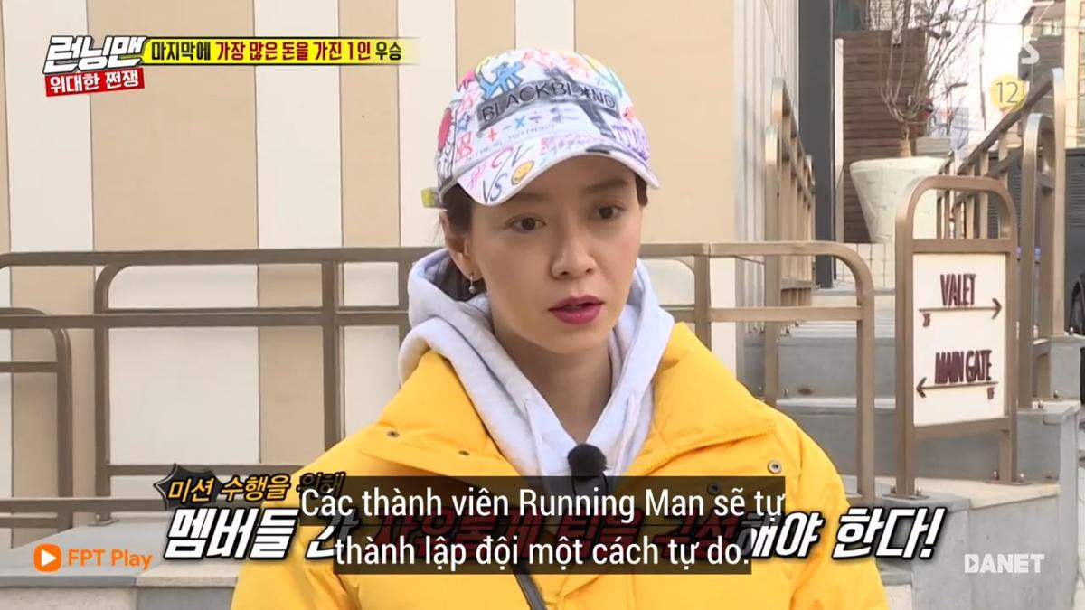 Running Man 440: Kim Jong Kook 'cầu hôn' Song Ji Hyo và cái kết bất ngờ! Ảnh 1