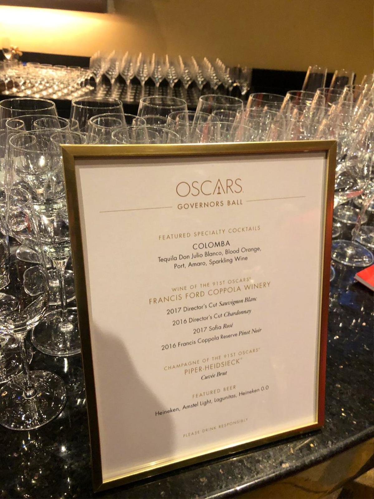 Những khoảnh khắc thú vị sau ống kính Oscar 2019: 'Ảnh đế' té nhào, đạo diễn thua giải đùng đùng 'nổi giận' Ảnh 9