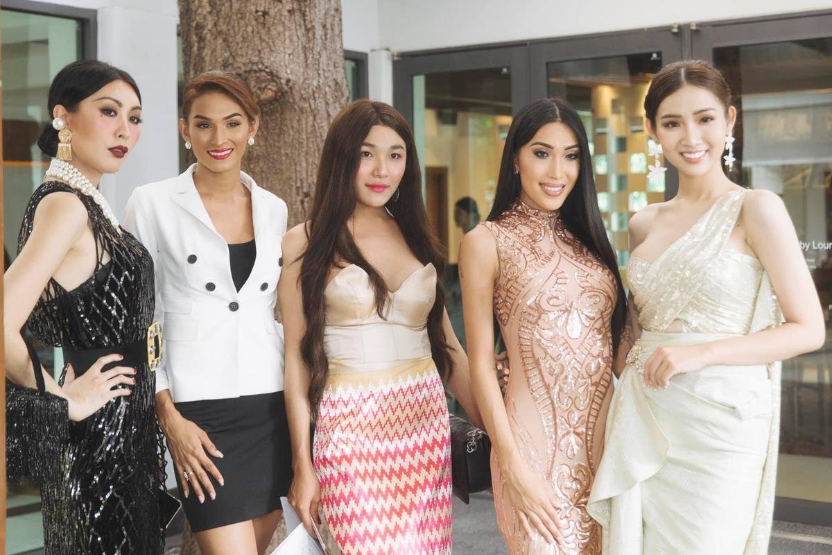 Nhật Hà chiếm trọn 'spotlight' trong ngày đầu tiên bên dàn người đẹp Miss International Queen 2019 Ảnh 6