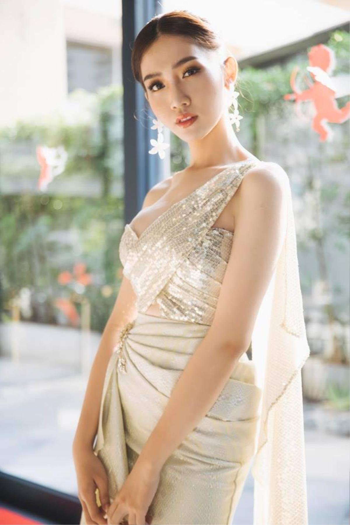 Nhật Hà chiếm trọn 'spotlight' trong ngày đầu tiên bên dàn người đẹp Miss International Queen 2019 Ảnh 2