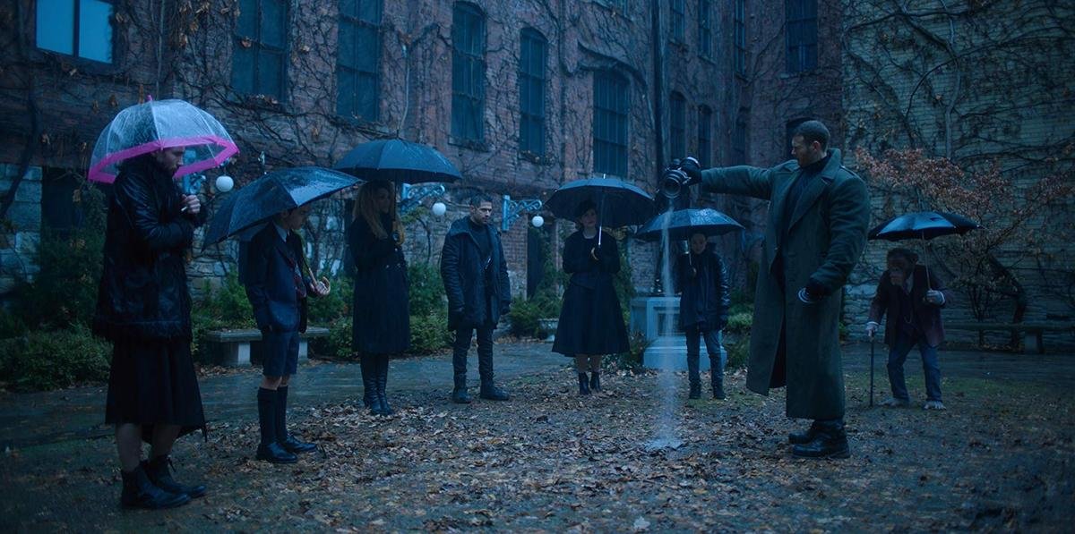 Cần gì Marvel, Netflix giờ đây đã có biệt đội siêu anh hùng cực dị với 'The Umbrella Academy'! Ảnh 9