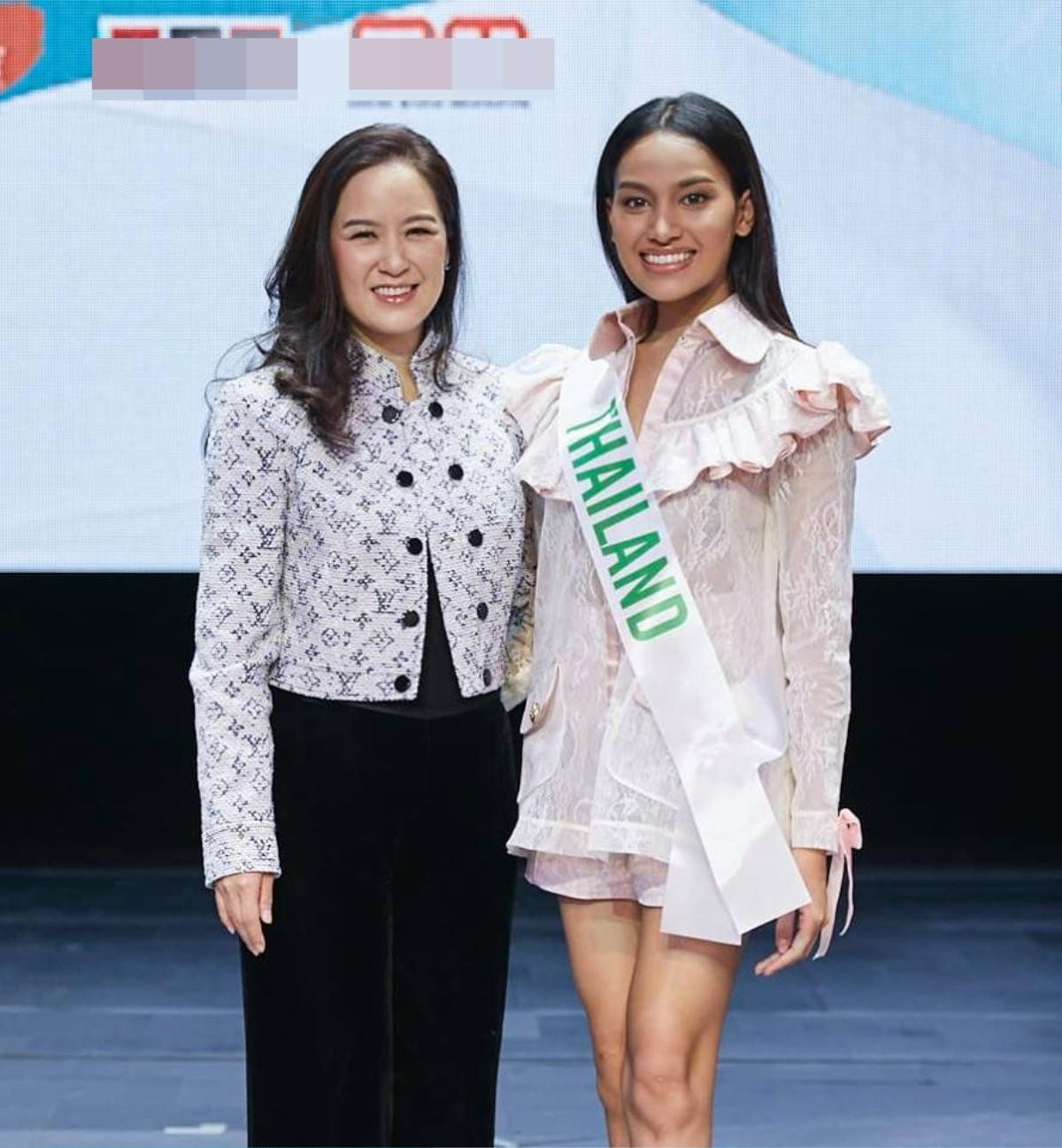 Diện váy 3D ngọt ngào, Nhật Hà xinh đẹp ghi điểm bên bà chủ tịch Miss International Queen 2019 Ảnh 4