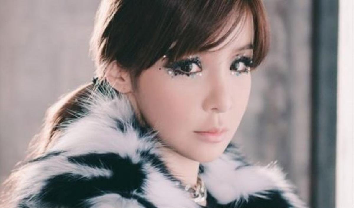 Kpop chào đón cuộc đổ bộ của BIG 3 huyền thoại: Taeyeon (SM), Park Bom (YG) và Sunmi (JYP) Ảnh 9