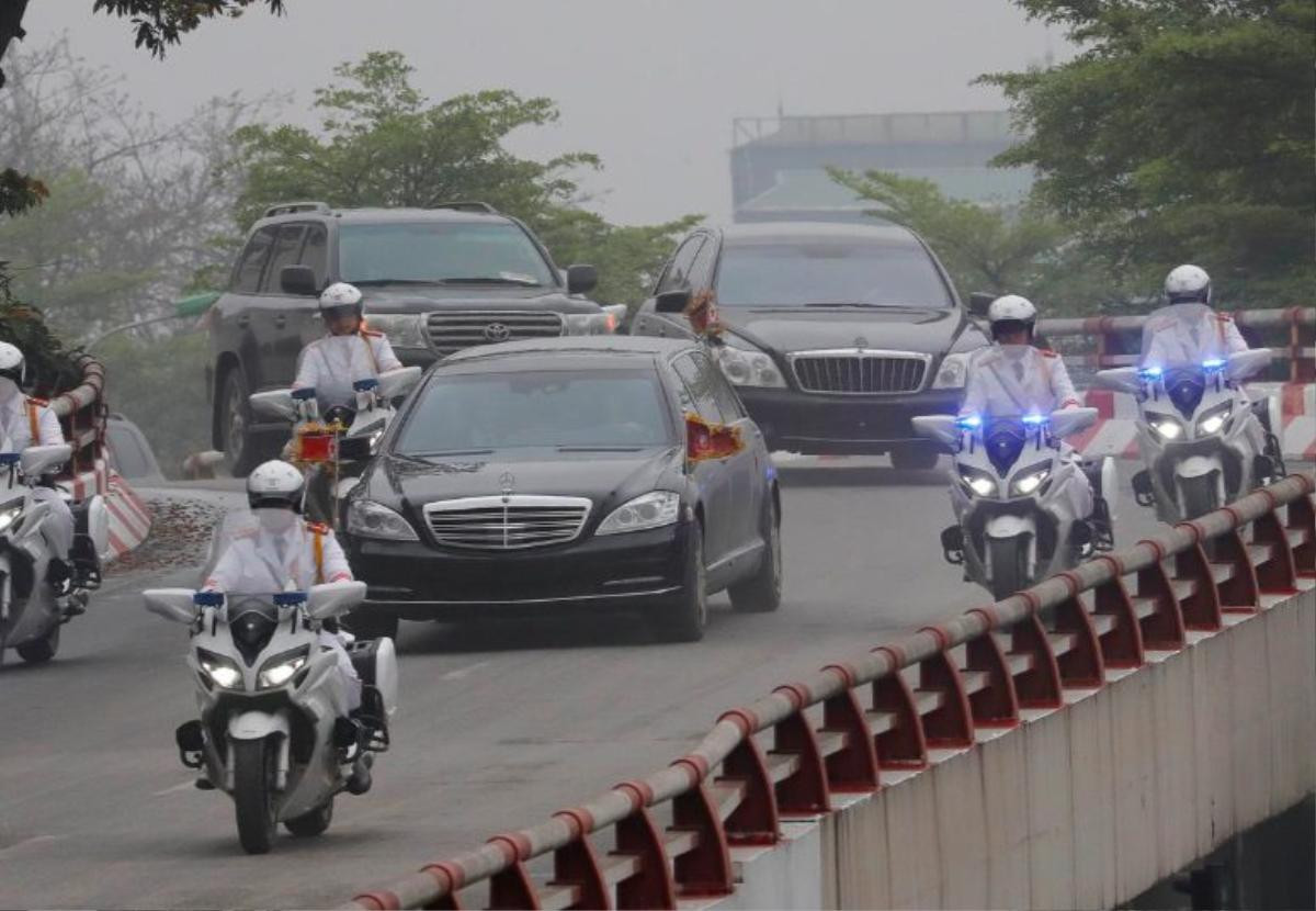 Siêu xe chống đạn bọc thép lãnh đạo Triều Tiên Kim Jong-un mang đến Việt Nam có gì đặc biệt? Ảnh 3