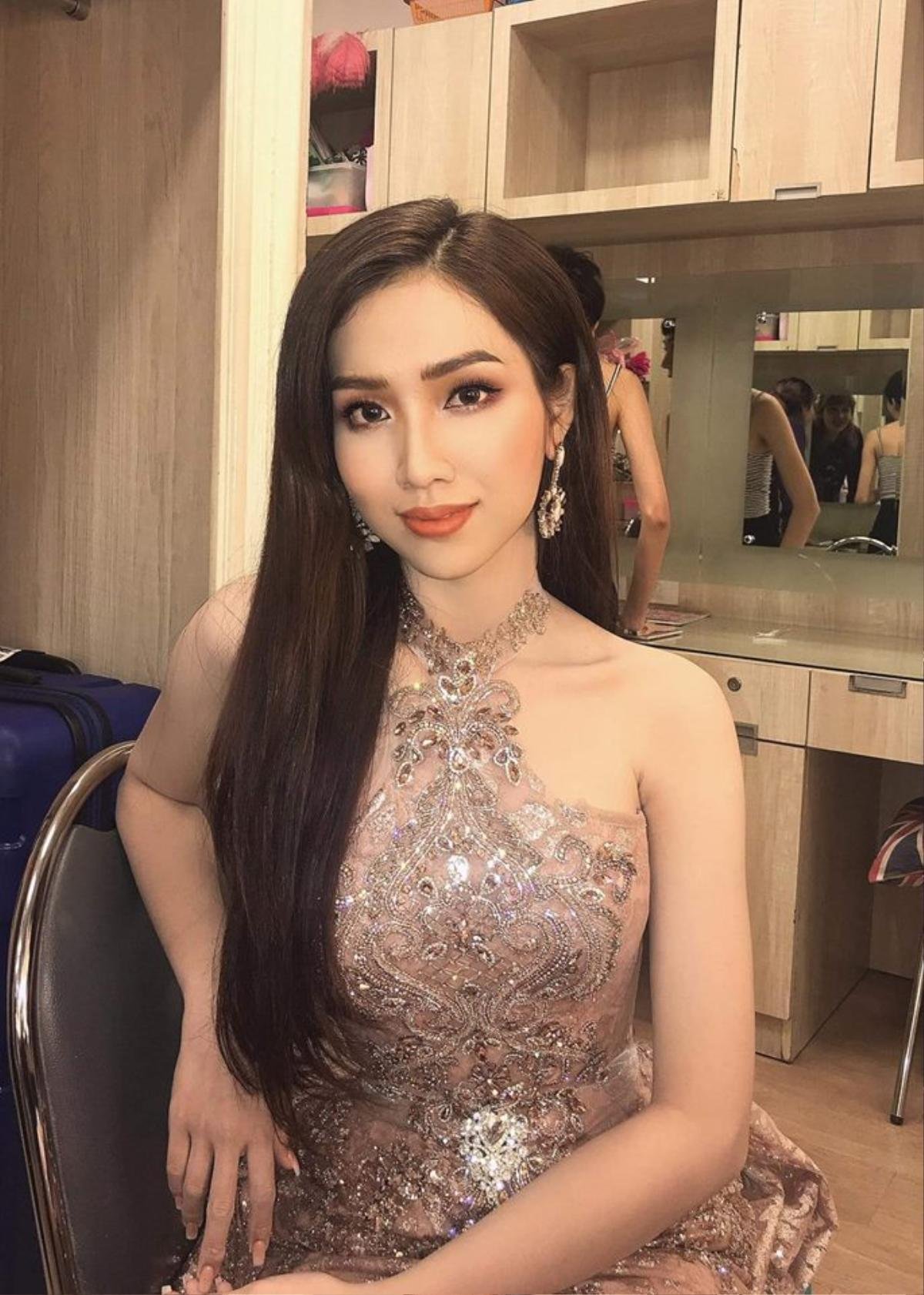 Quyết tâm 'giấu nhẹm' đến phút cuối, Quốc phục của Nhật Hà tại Miss International Queen 2019 gây bất ngờ ở điều này! Ảnh 6