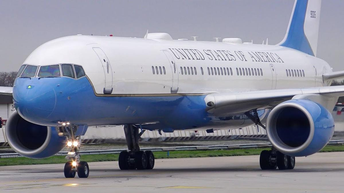 Ngoài Air Force One, Tổng thống Mỹ còn mang theo chuyên cơ dự phòng khủng không kém tại Hội Nghị Thượng đỉnh Mỹ - Triều Ảnh 1