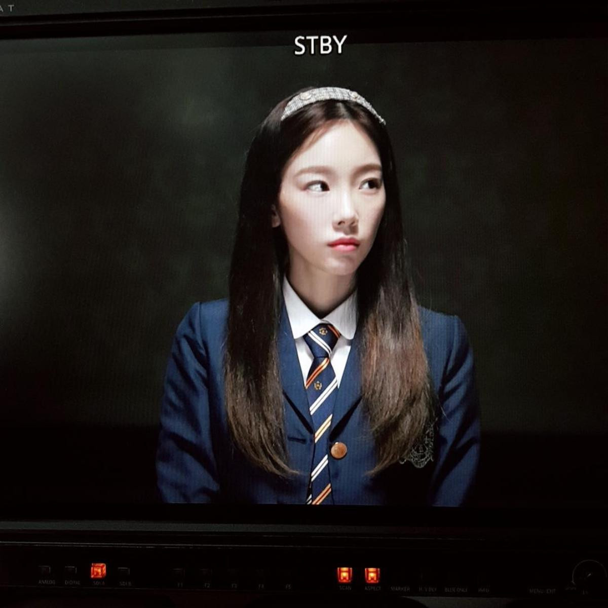 Taeyeon (SNSD) cosplay hình tượng nữ sinh đanh đá Kim Yesuh (Sky Castle): Chuyện gì sắp xảy ra? Ảnh 1