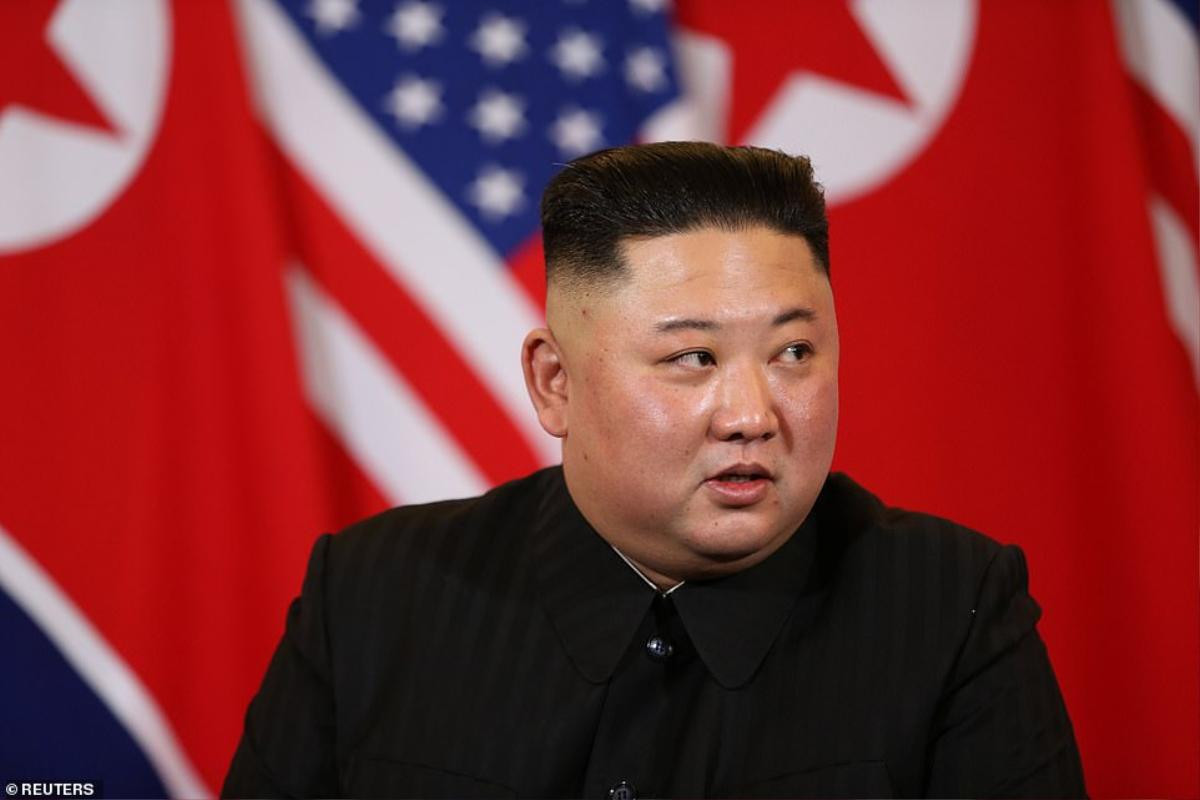 Cú bắt tay lịch sử của Tổng thống Trump và Chủ tịch Kim Jong-un tại Hà Nội Ảnh 4