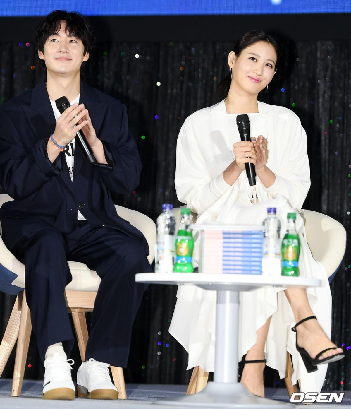 'MBN Y Forum 2019': HLV Park Hang Seo xuất hiện gián tiếp, Kim Je Hoon tỏa sáng cùng Soo Hyun và iKON Ảnh 16