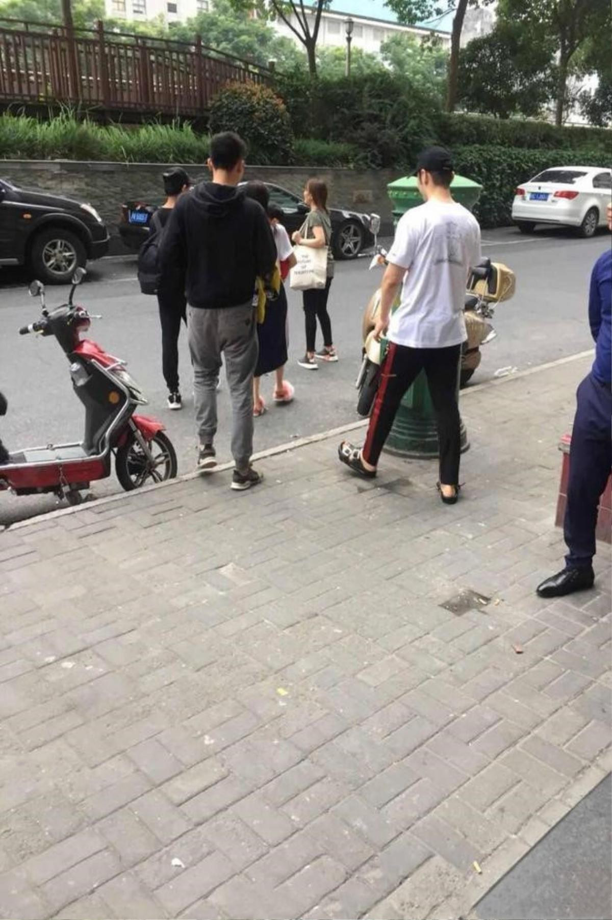 Vào đúng 0h ngày sinh nhật Angelababy, Huỳnh Hiểu Minh đã làm hành động này để đập tan nghi vấn rạn nứt hôn nhân Ảnh 12