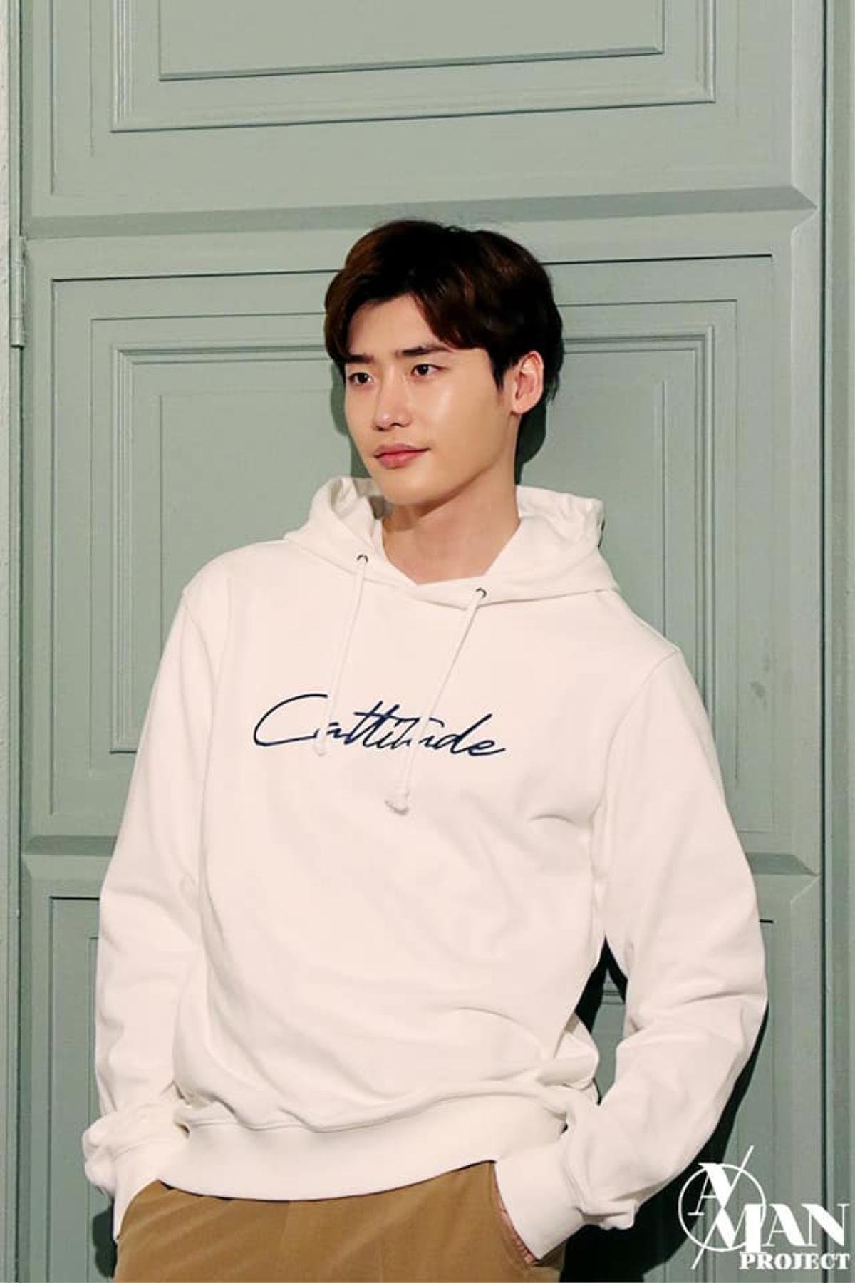 Cùng ngắm những bức ảnh tuyệt đẹp của Lee Jong Suk trước ngày nhập ngũ Ảnh 15