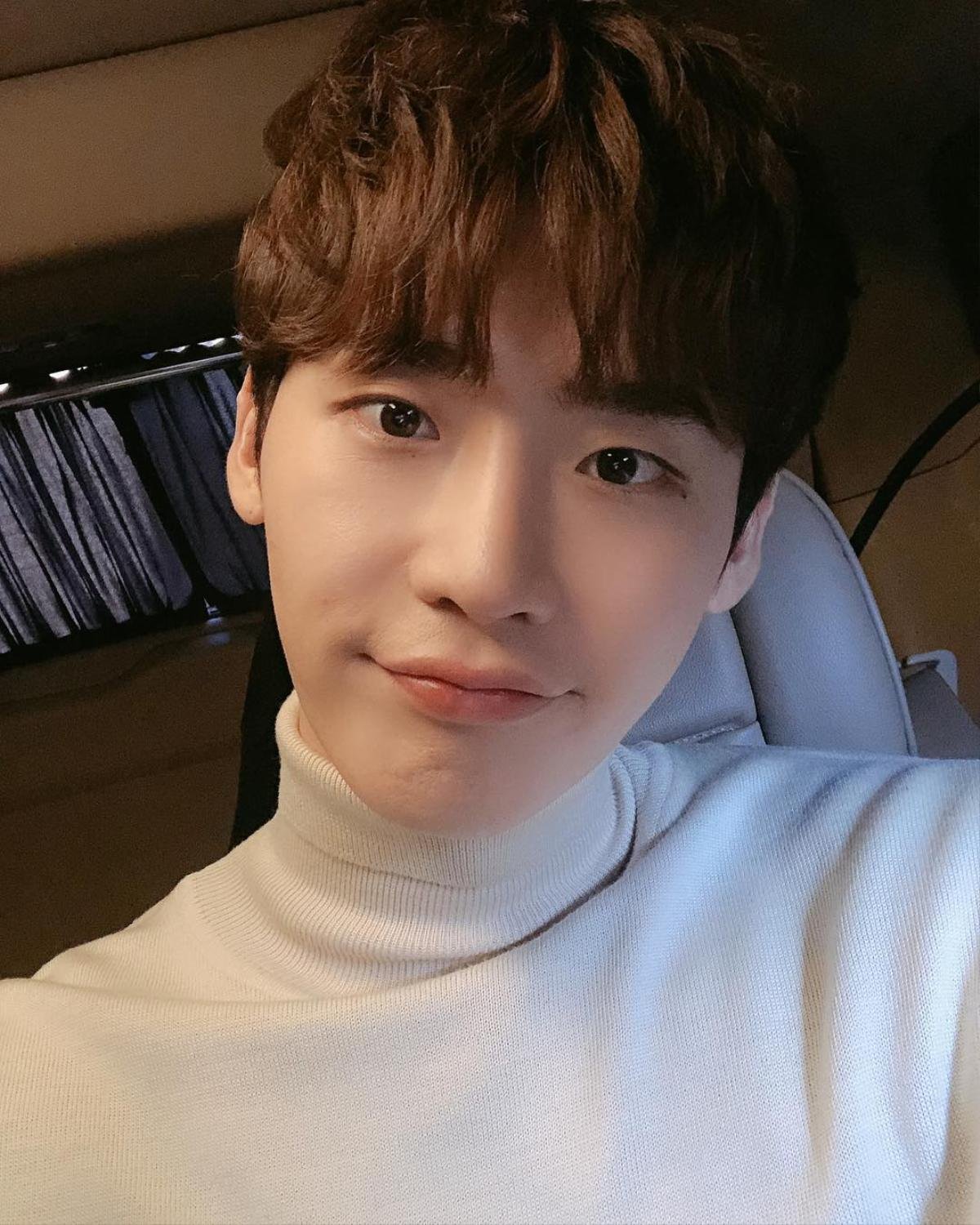 Cùng ngắm những bức ảnh tuyệt đẹp của Lee Jong Suk trước ngày nhập ngũ Ảnh 9