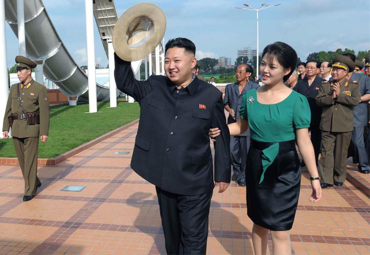 Cuộc hôn nhân kín đáo của Chủ tịch Kim Jong-un và người vợ xinh đẹp Ảnh 3