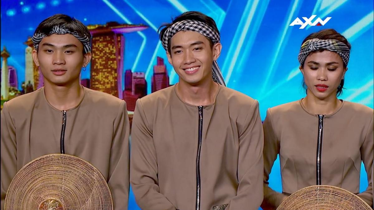 Quang Đăng bất ngờ mang nón lá, áo bà ba 'khuấy đảo' Asia's Got Talent 2019 Ảnh 6