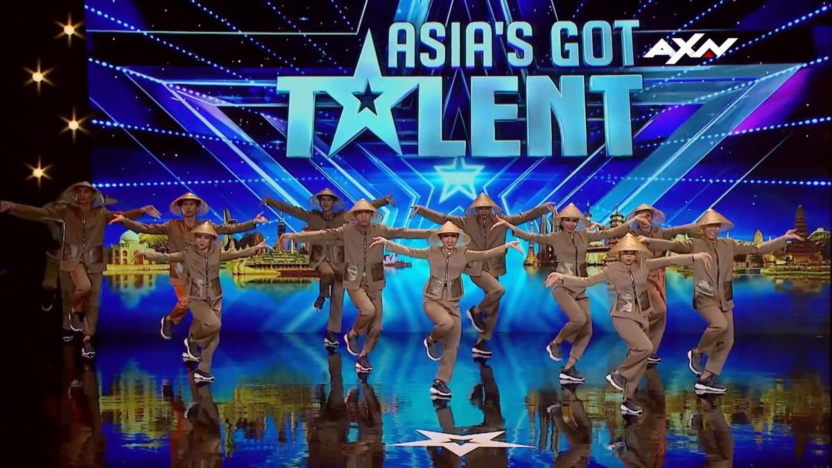 Quang Đăng bất ngờ mang nón lá, áo bà ba 'khuấy đảo' Asia's Got Talent 2019 Ảnh 4