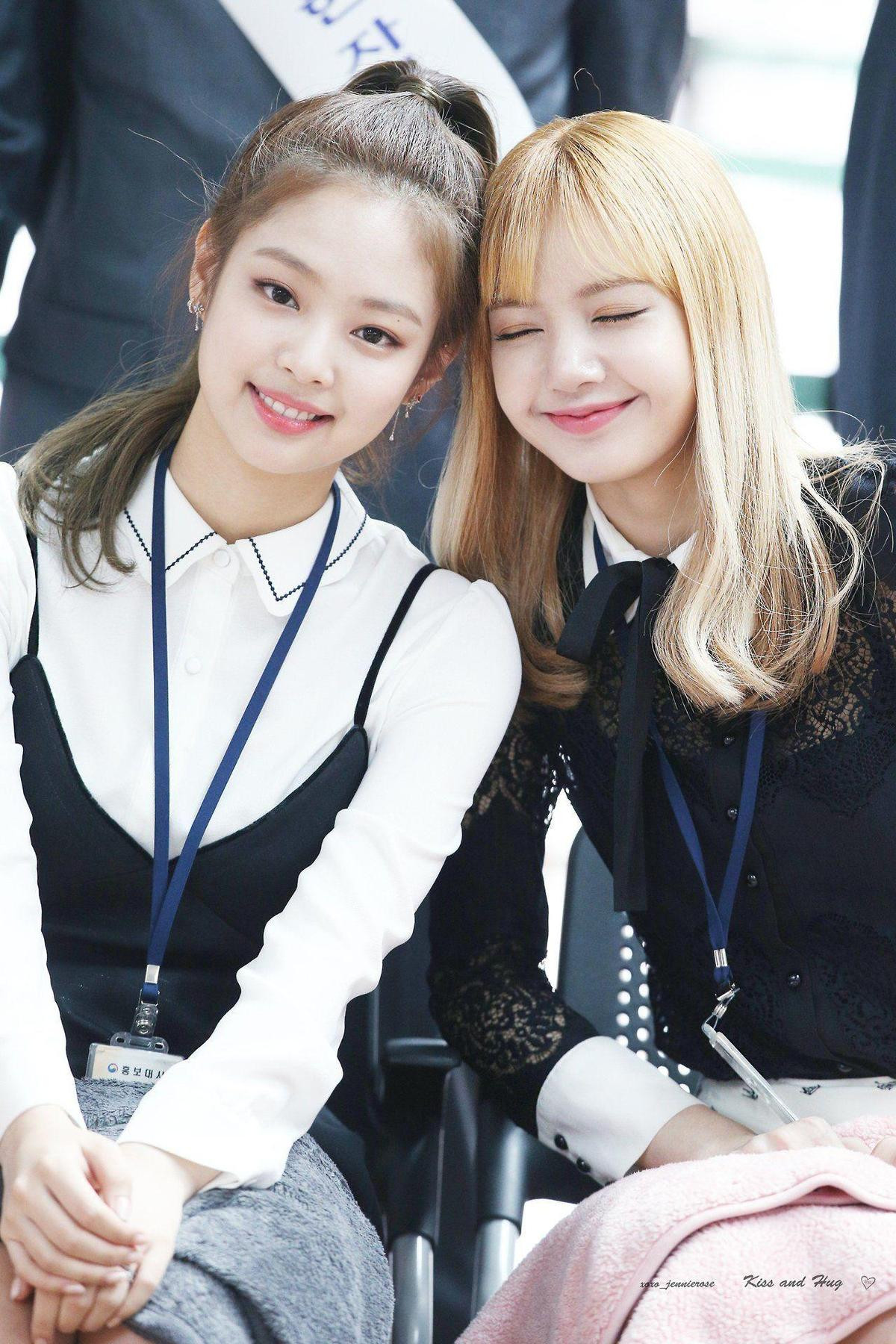 Fan sửng sốt khi Jennie và Lisa (BLACKPINK) nói rằng: 'Chúng tôi thật sự không tốt đối với nhau!' Ảnh 2