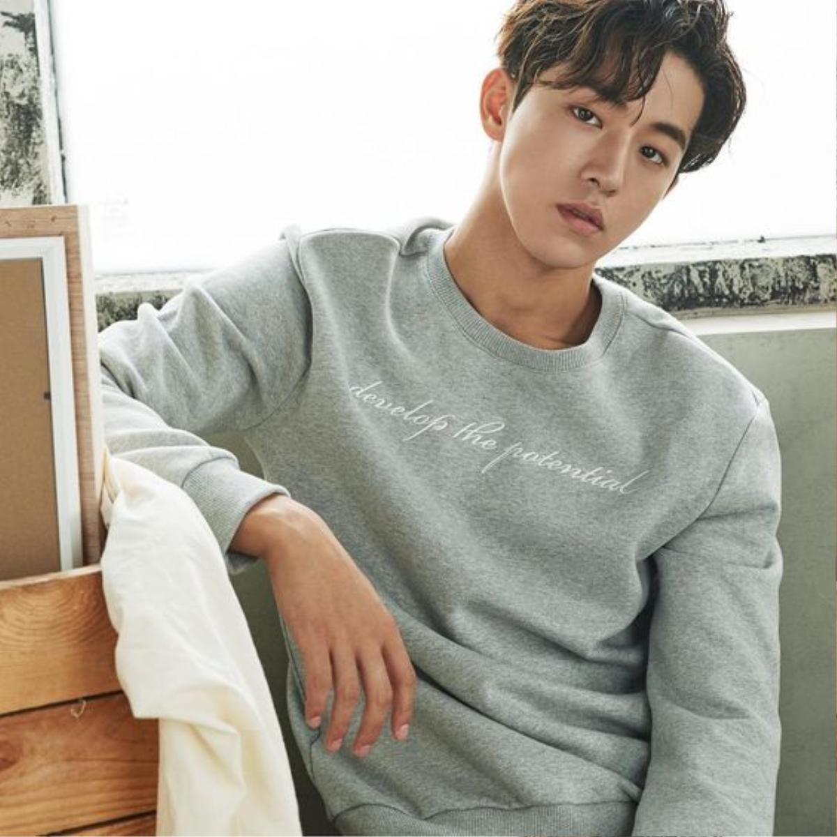 Nam Joo Hyuk muốn đóng một vai diễn đau lòng và sâu sắc - Vì sao 'búp bê' Nam Gyu Ri chọn YG Ent thay vì SM Town? Ảnh 1