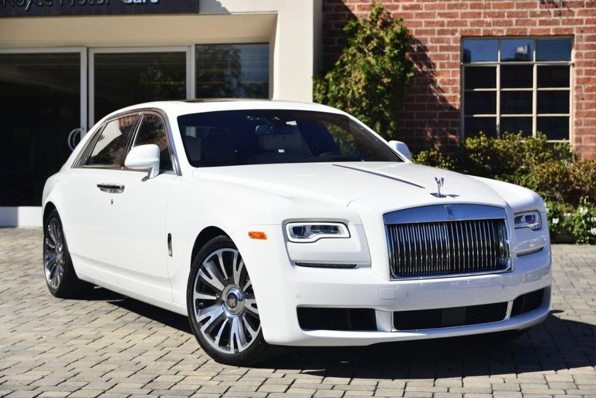 Siêu xe Rolls-Royce Ghost giá 10 tỉ mà Cristiano Ronaldo vừa mua có gì đặc biệt? Ảnh 2