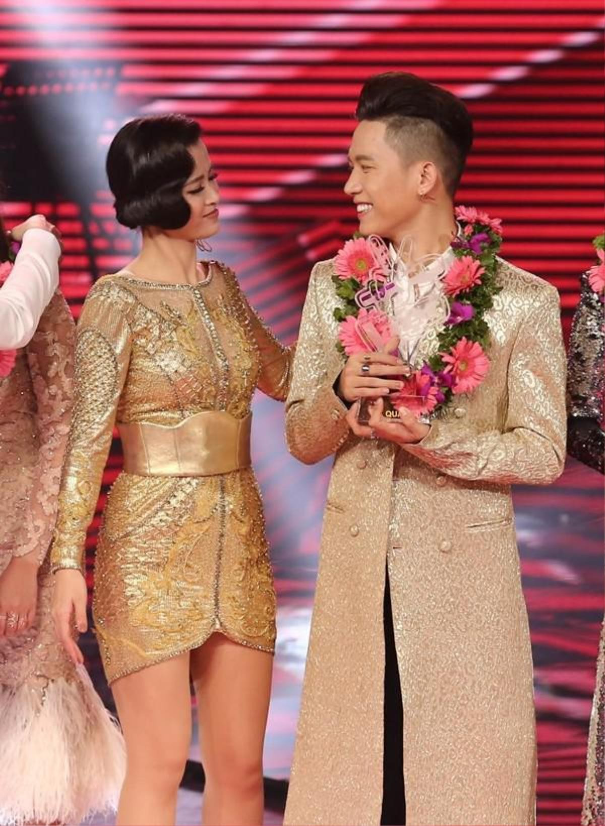 Chủ nhân 'ghế nóng' The Voice - Giọng hát Việt: 'Gừng càng già càng cay' hay 'tuổi trẻ tài cao' mới là 'hot trend'? Ảnh 10