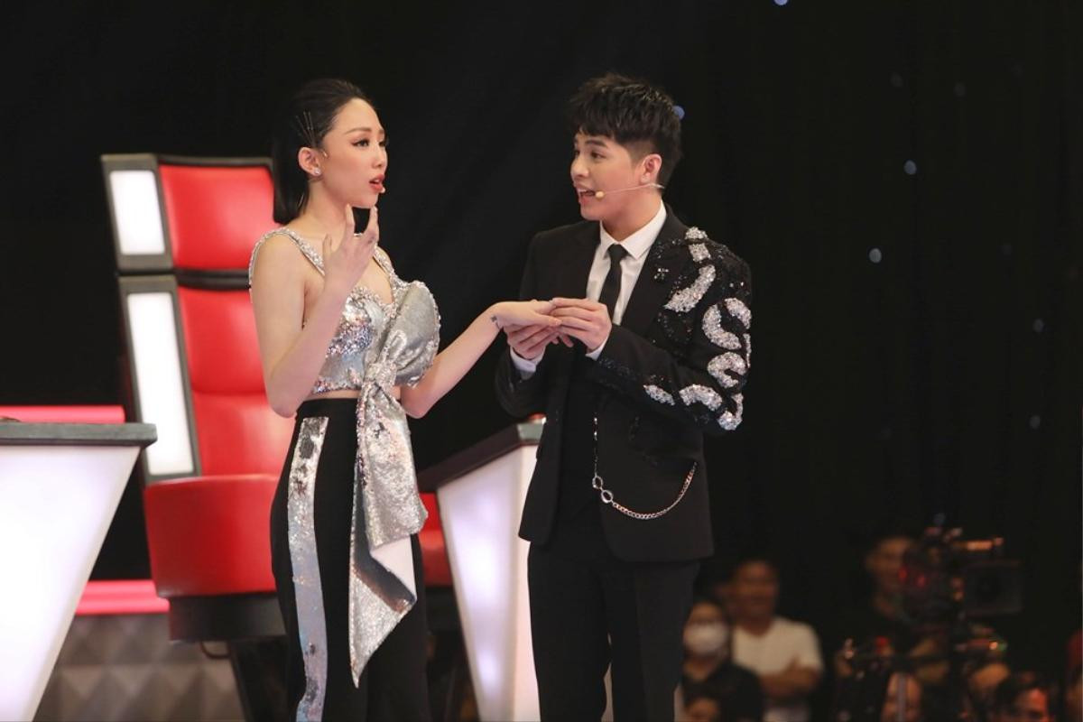 Chủ nhân 'ghế nóng' The Voice - Giọng hát Việt: 'Gừng càng già càng cay' hay 'tuổi trẻ tài cao' mới là 'hot trend'? Ảnh 8