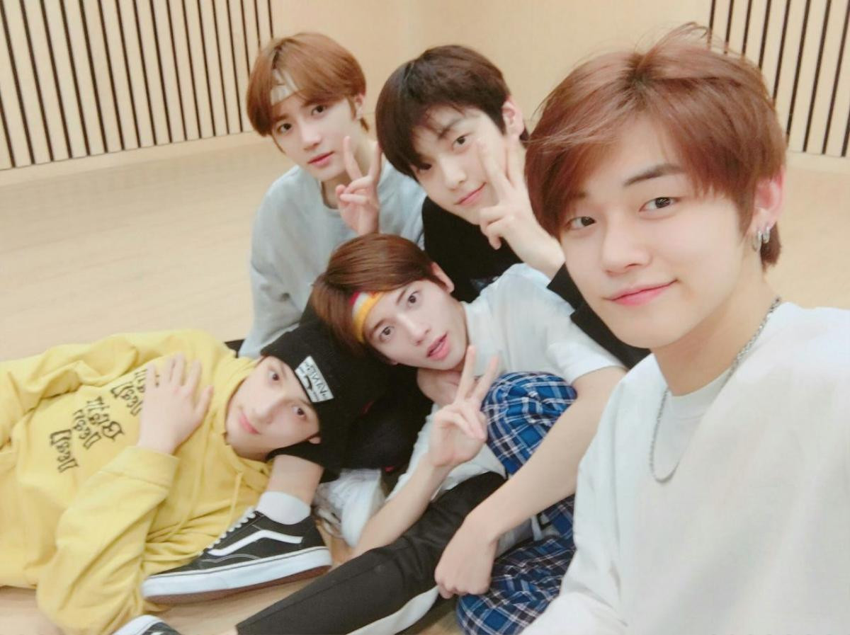 Kì lạ thay, đàn em TXT lại kí hợp đồng với công ty đối thủ của BTS ở thị trường Mỹ Ảnh 4