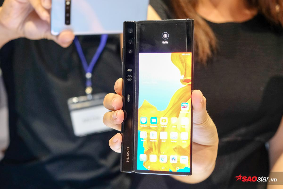 Trên tay điện thoại gập Huawei Mate X đầu tiên tại Việt Nam Ảnh 5