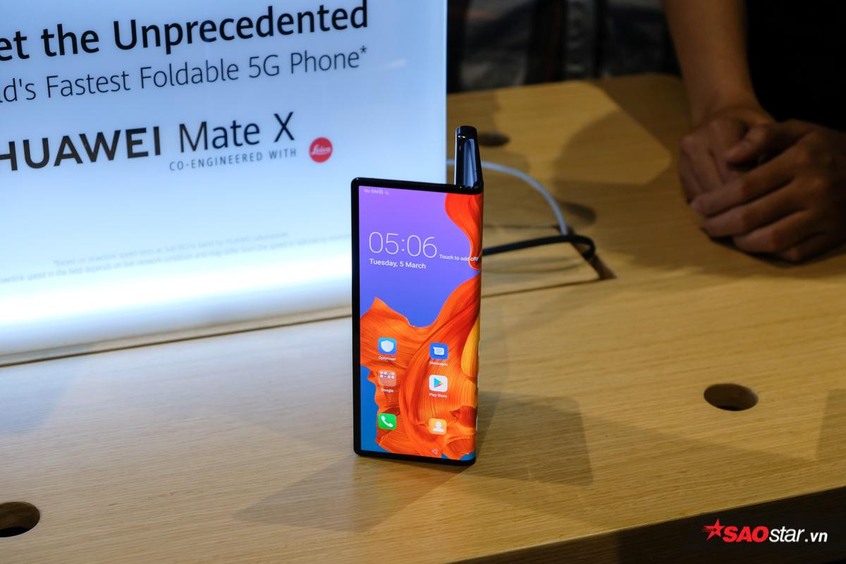 Trên tay điện thoại gập Huawei Mate X đầu tiên tại Việt Nam Ảnh 10