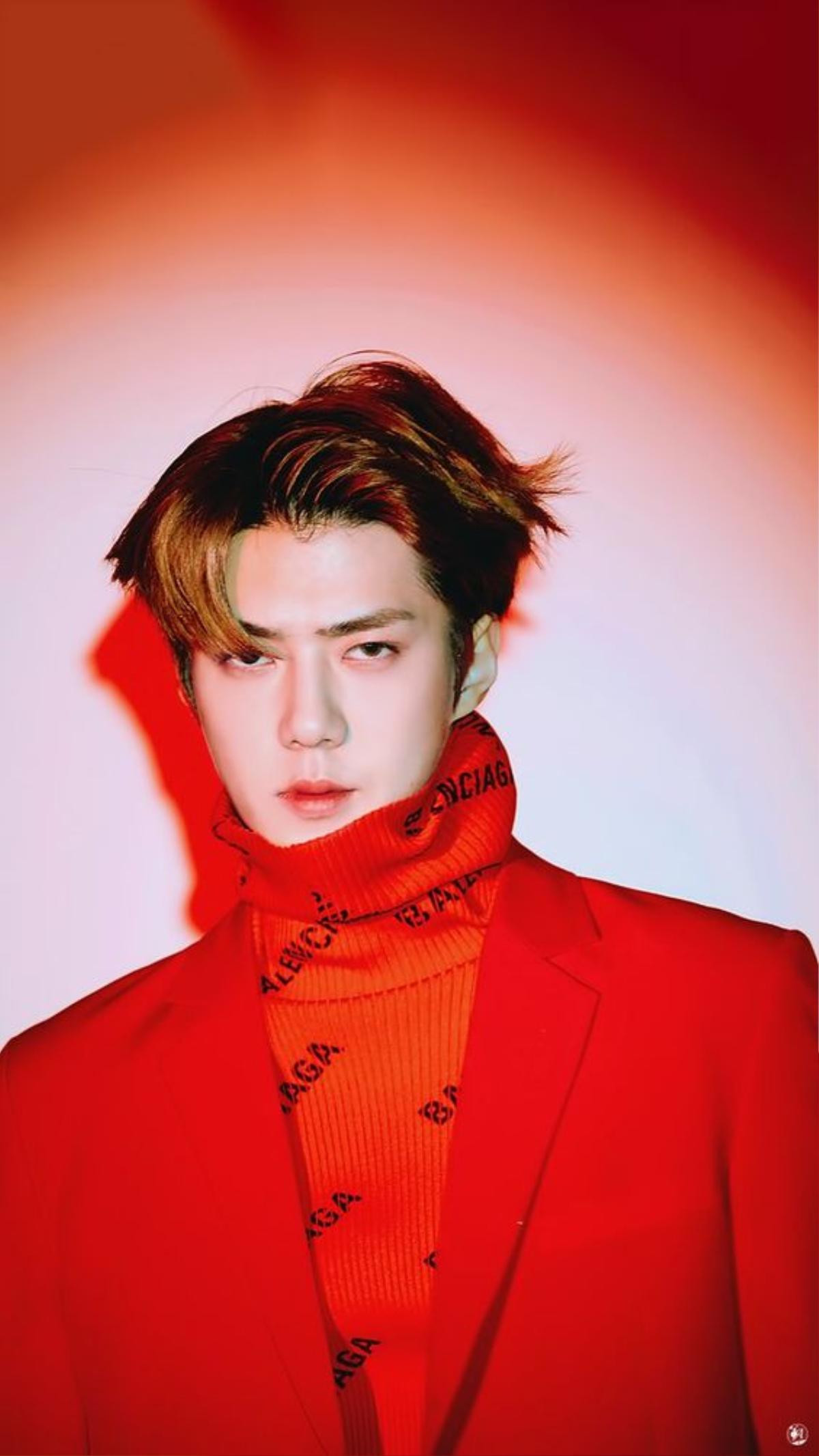 Sehun (EXO) đã 'ở' Paris bằng cách độc đáo này - 'Bạn gái Lee Kwang Soo' cặp kè Song Seung Hun Ảnh 2