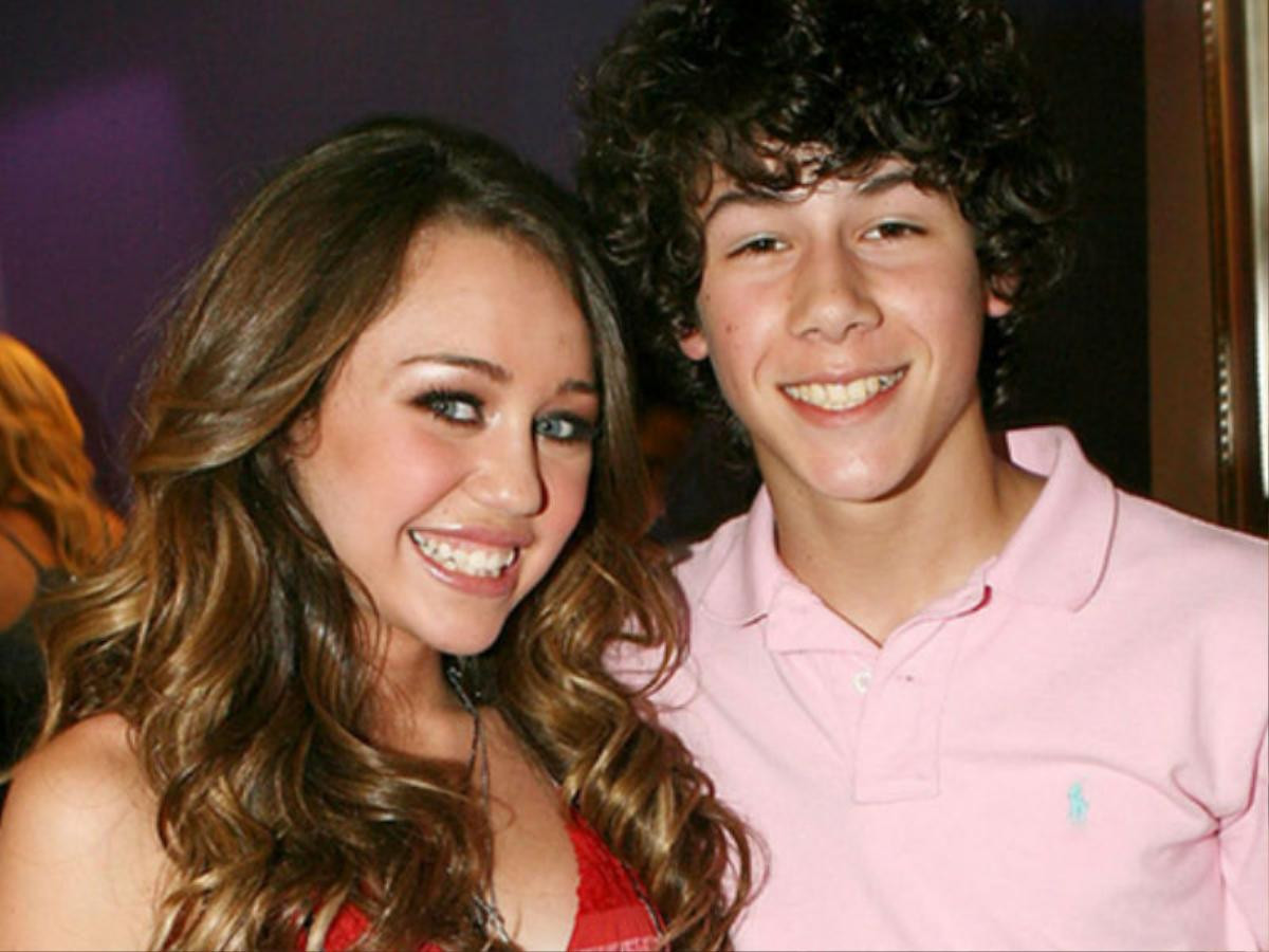 'Kẻ có vợ người có chồng' nhưng Nick Jonas vẫn cứ 'ca ngợi' khi nhắc về tình cũ Miley Cyrus mặc chốn đông người! Ảnh 4