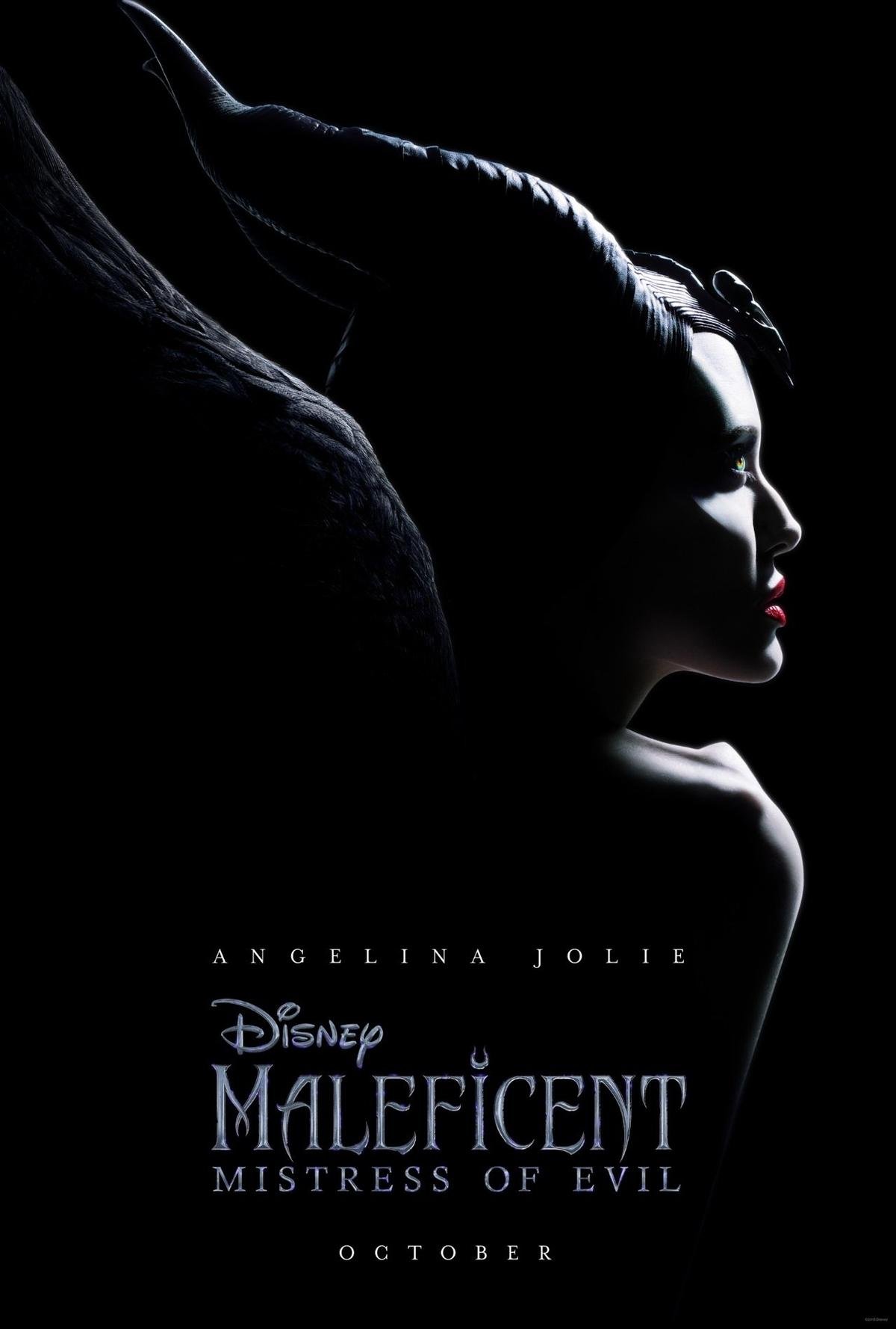 Mã Lệ Phi Xuân trở lại trong poster đầu tiên của 'Maleficent: Mistress of Evil', đổi lịch ra rạp thành tháng 10/2019 Ảnh 1