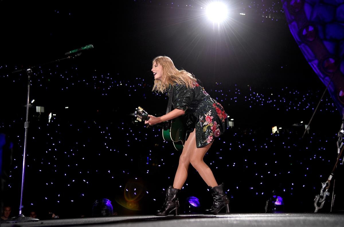 Có một nỗi sợ đeo bám Taylor Swift suốt Reputation Stadium Tour! Ảnh 2