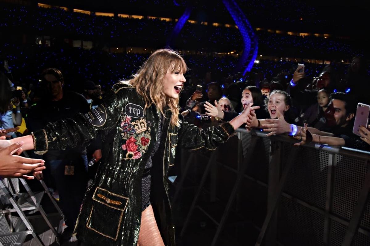 Có một nỗi sợ đeo bám Taylor Swift suốt Reputation Stadium Tour! Ảnh 3