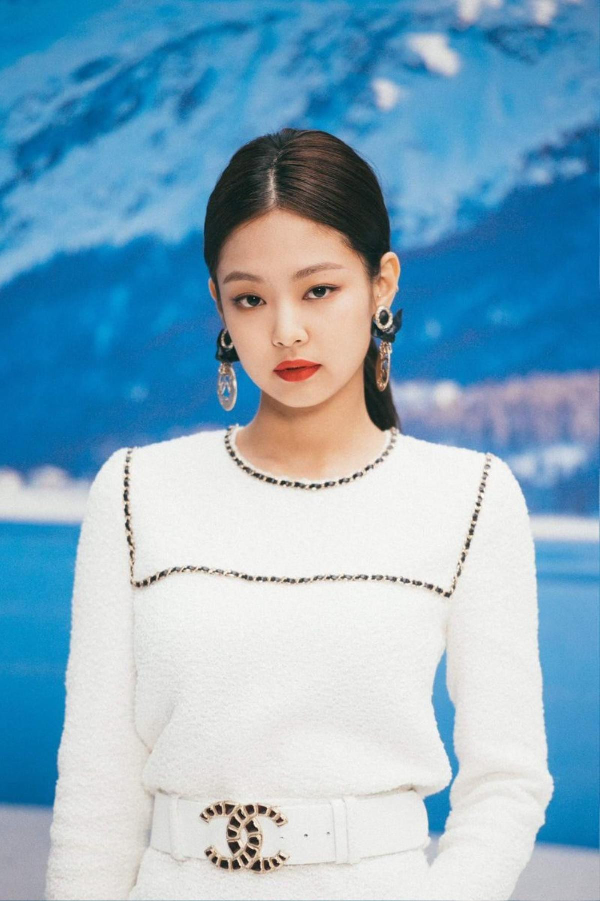 Jennie (BLACK PINK) và Irene (Red Velvet) tại Paris Fashion Week: Ai xinh đẹp hơn ai đây? Ảnh 7