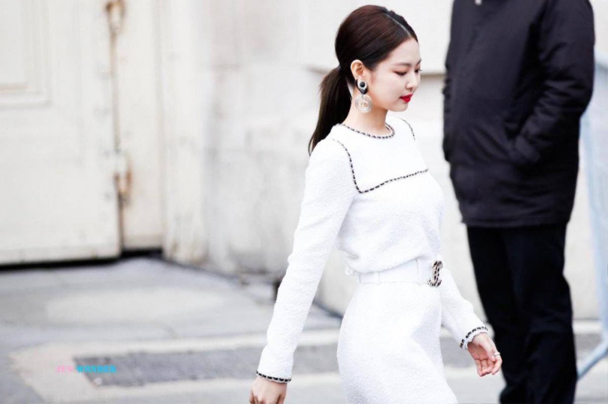 Jennie (BLACK PINK) và Irene (Red Velvet) tại Paris Fashion Week: Ai xinh đẹp hơn ai đây? Ảnh 8