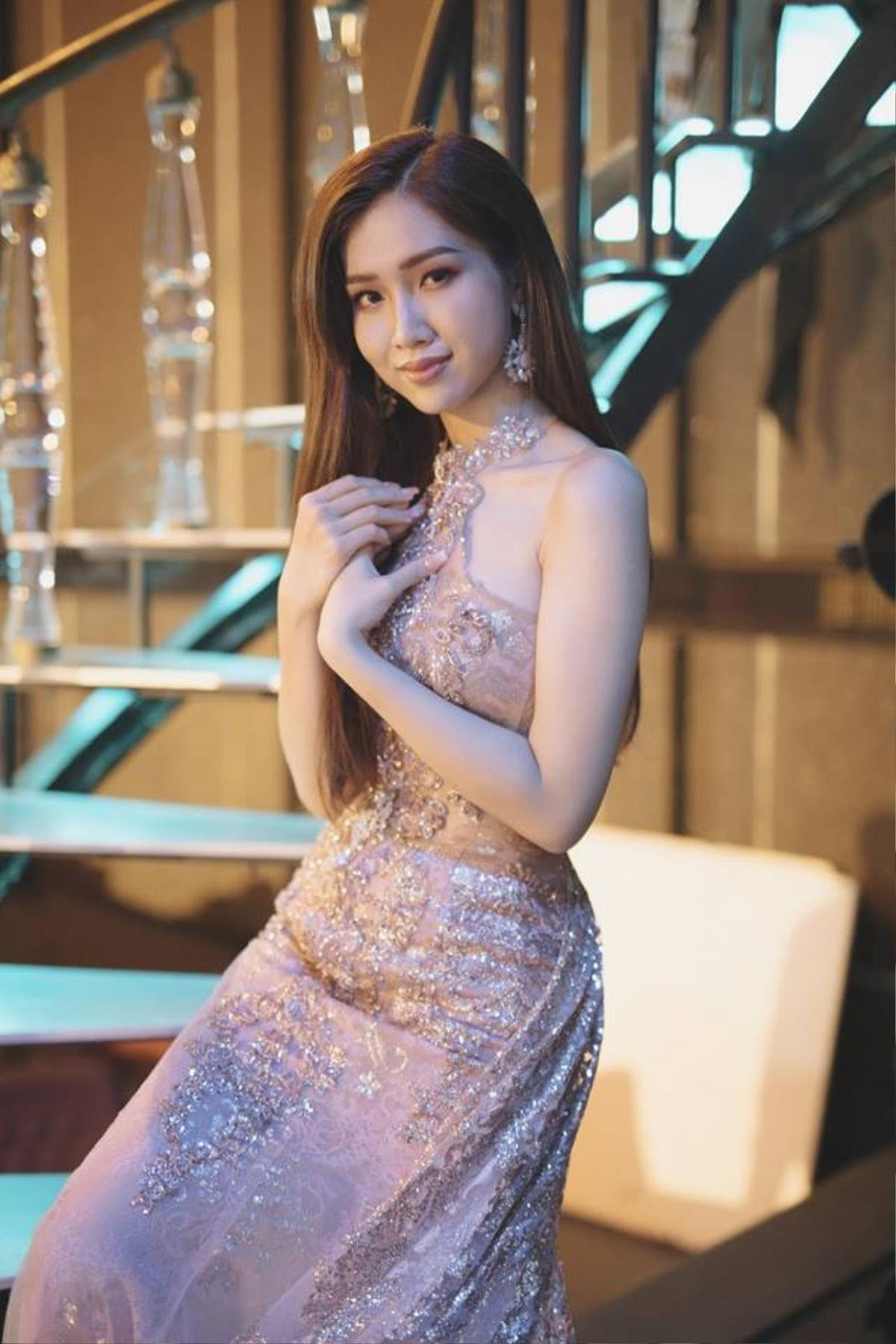 '30 chưa phải là Tết!' - Đây mới là trang phục dạ hội của Nhật Hà tại Chung kết Miss International Queen 2019 Ảnh 14