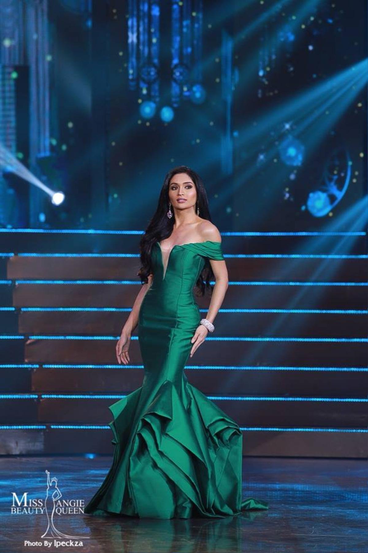 Nhật Hà 'chặt đẹp' dàn thí sinh ở phần thi dạ hội tại chung kết Miss International Queen 2019 Ảnh 11