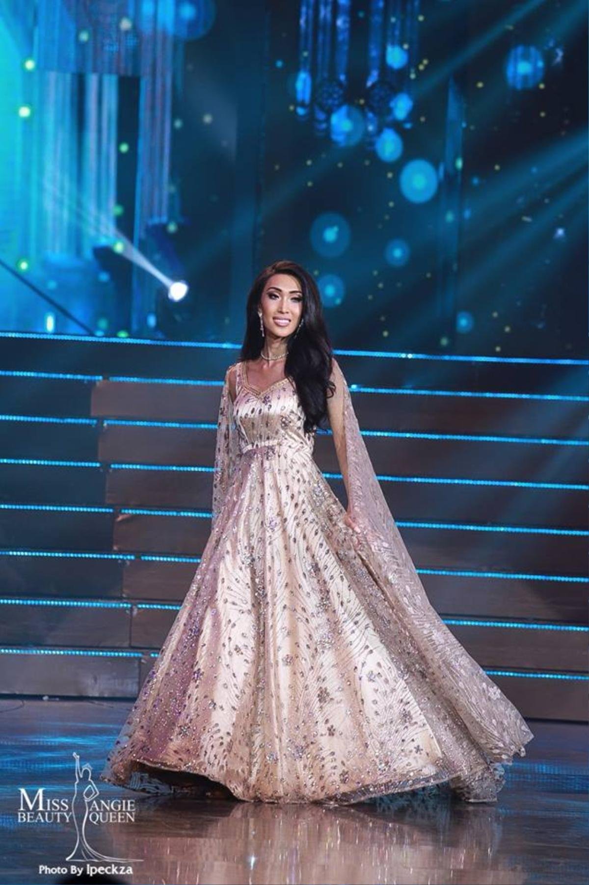 Nhật Hà 'chặt đẹp' dàn thí sinh ở phần thi dạ hội tại chung kết Miss International Queen 2019 Ảnh 28