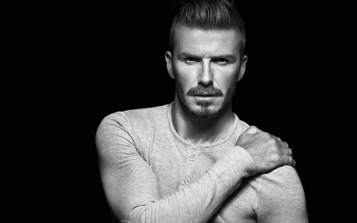 David Beckham bất ngờ xuất hiện tại phố đi bộ, fan Việt 'rần rần' đổ xô 'truy tìm hành tung' thần tượng Ảnh 6