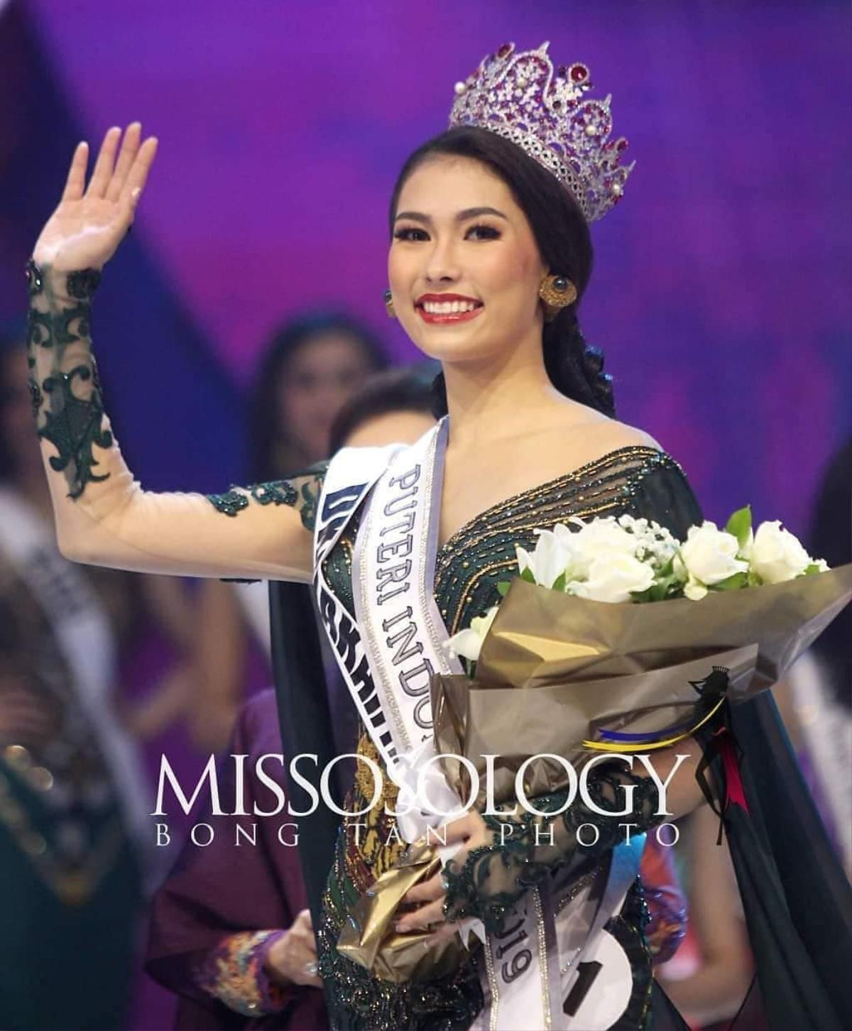 Xuất hiện đối thủ tuổi teen với nhan sắc ngắm hoài không chán của Hoàng Thùy ở Miss Universe 2019 Ảnh 2