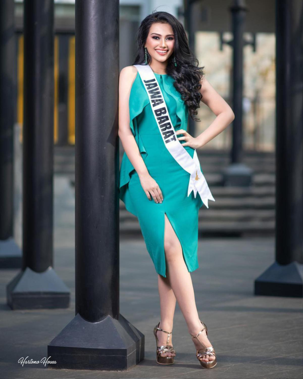 Xuất hiện đối thủ tuổi teen với nhan sắc ngắm hoài không chán của Hoàng Thùy ở Miss Universe 2019 Ảnh 14