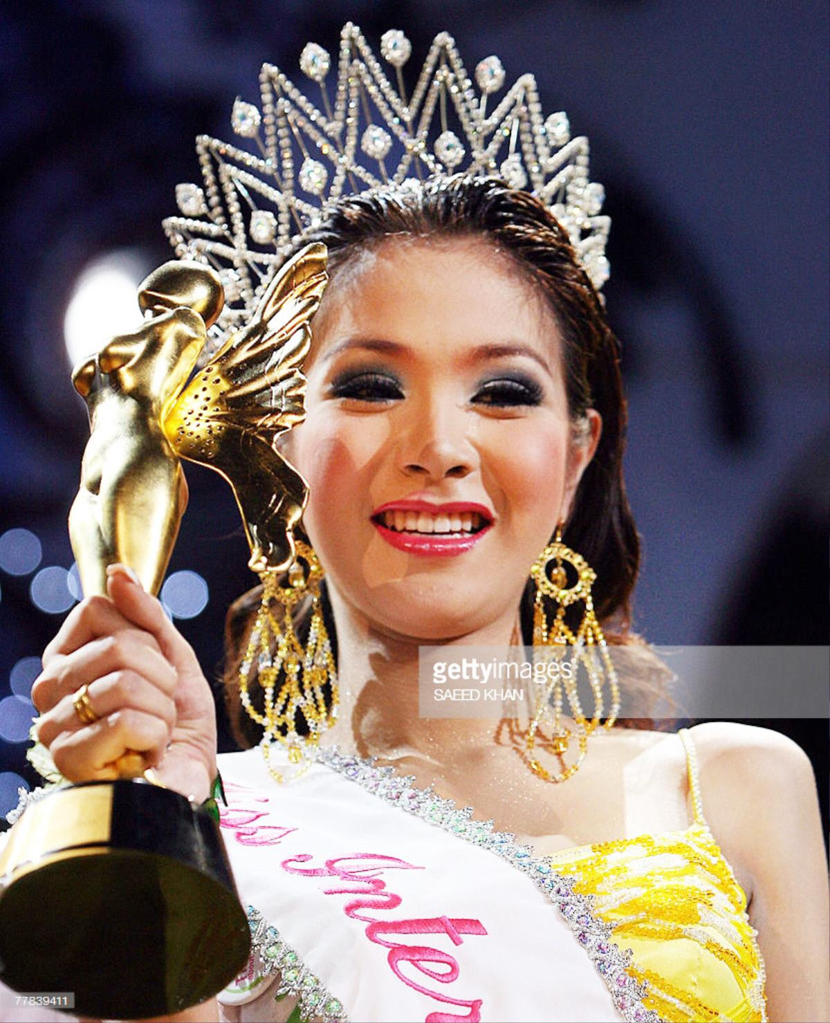 Đọ sắc 14 Miss International Queen, fan Việt càng thêm tự hào vì Hương Giang Ảnh 11