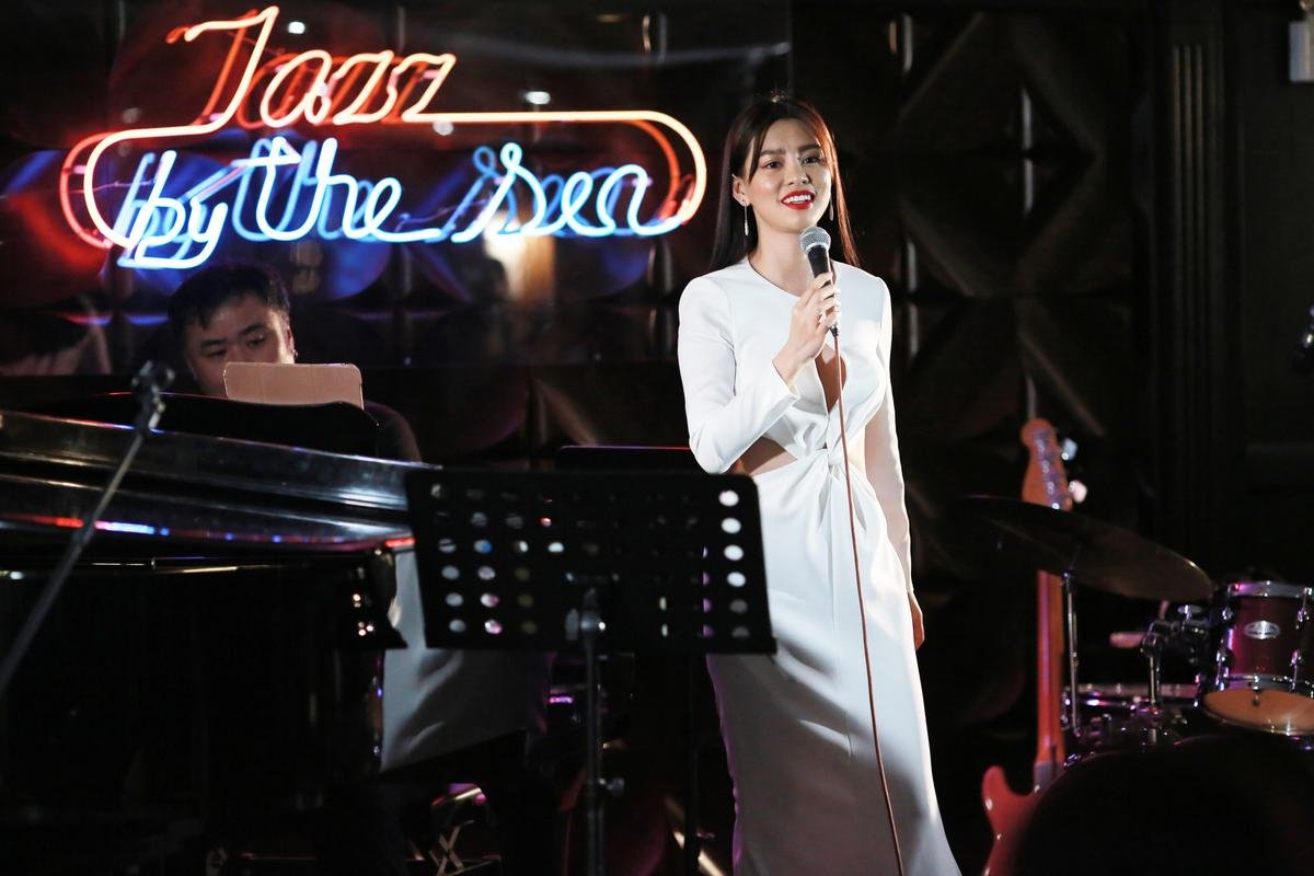 Bùi Lan Hương thăng hoa cùng âm nhạc trong liveshow 'Jazz By The Sea' giữa biển trời Hạ Long Ảnh 3