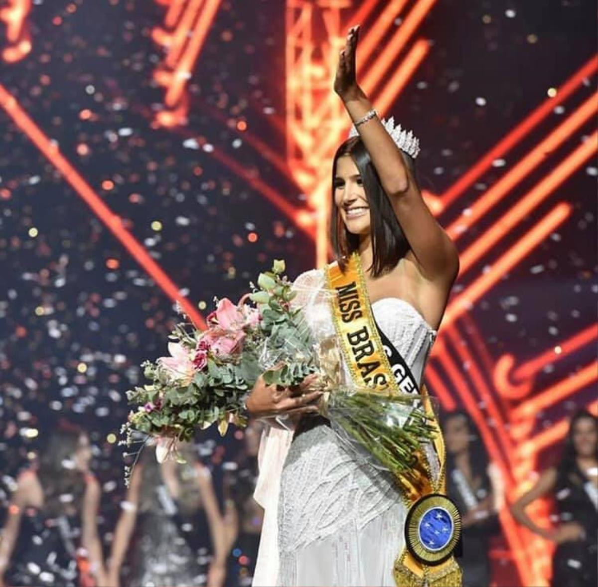 Nữ nhà báo siêu bốc lửa đăng quang Hoa hậu Hoàn vũ Brazil 2019, Hoàng Thùy gặp phải thứ dữ thật rồi Ảnh 2