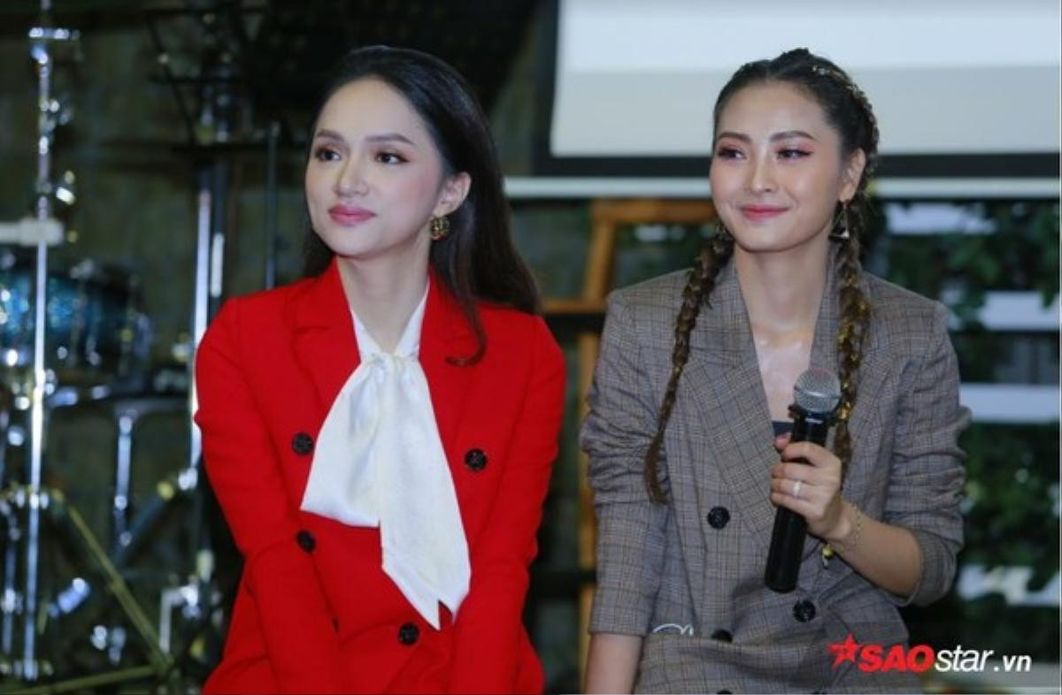 Tranh cãi vì phần trình diễn lipsync tại Miss International Queen 2019, khả năng hát live của Hương Giang đến đâu? Ảnh 4