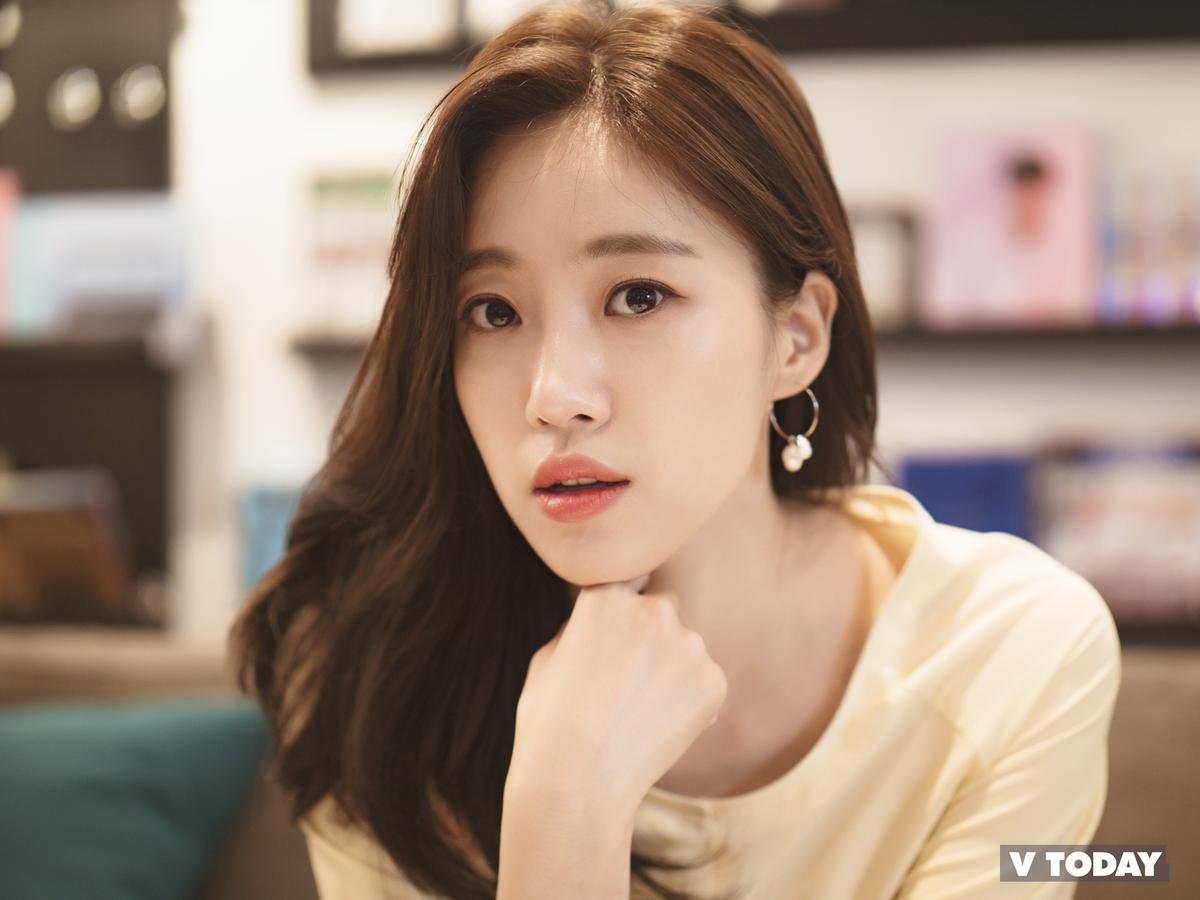 Fan 'phát sốt' với khoảnh khắc 'hậu đậu' siêu đáng yêu của Eunjung (T-ara) tại Việt Nam Ảnh 1