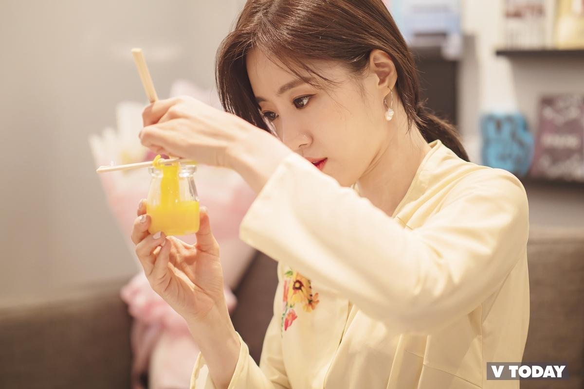 Fan 'phát sốt' với khoảnh khắc 'hậu đậu' siêu đáng yêu của Eunjung (T-ara) tại Việt Nam Ảnh 3