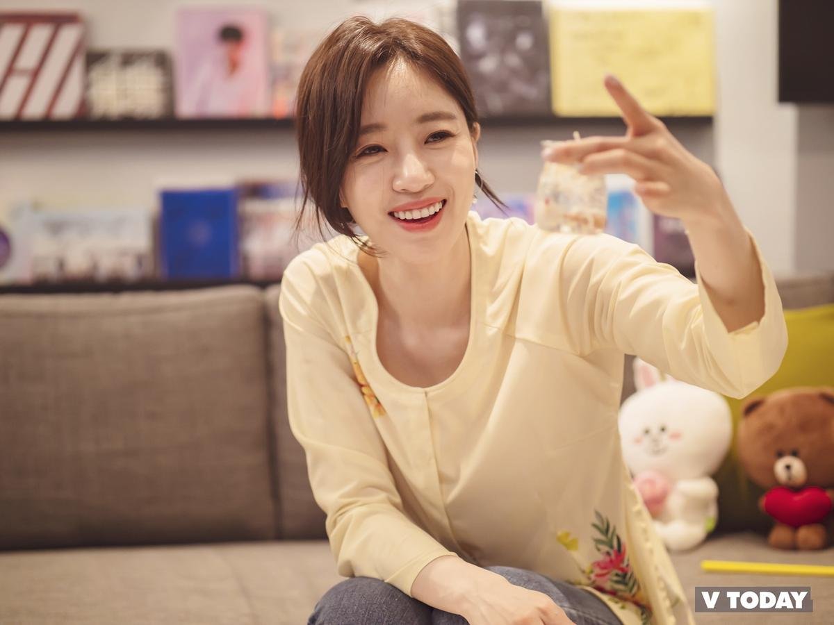 Fan 'phát sốt' với khoảnh khắc 'hậu đậu' siêu đáng yêu của Eunjung (T-ara) tại Việt Nam Ảnh 6