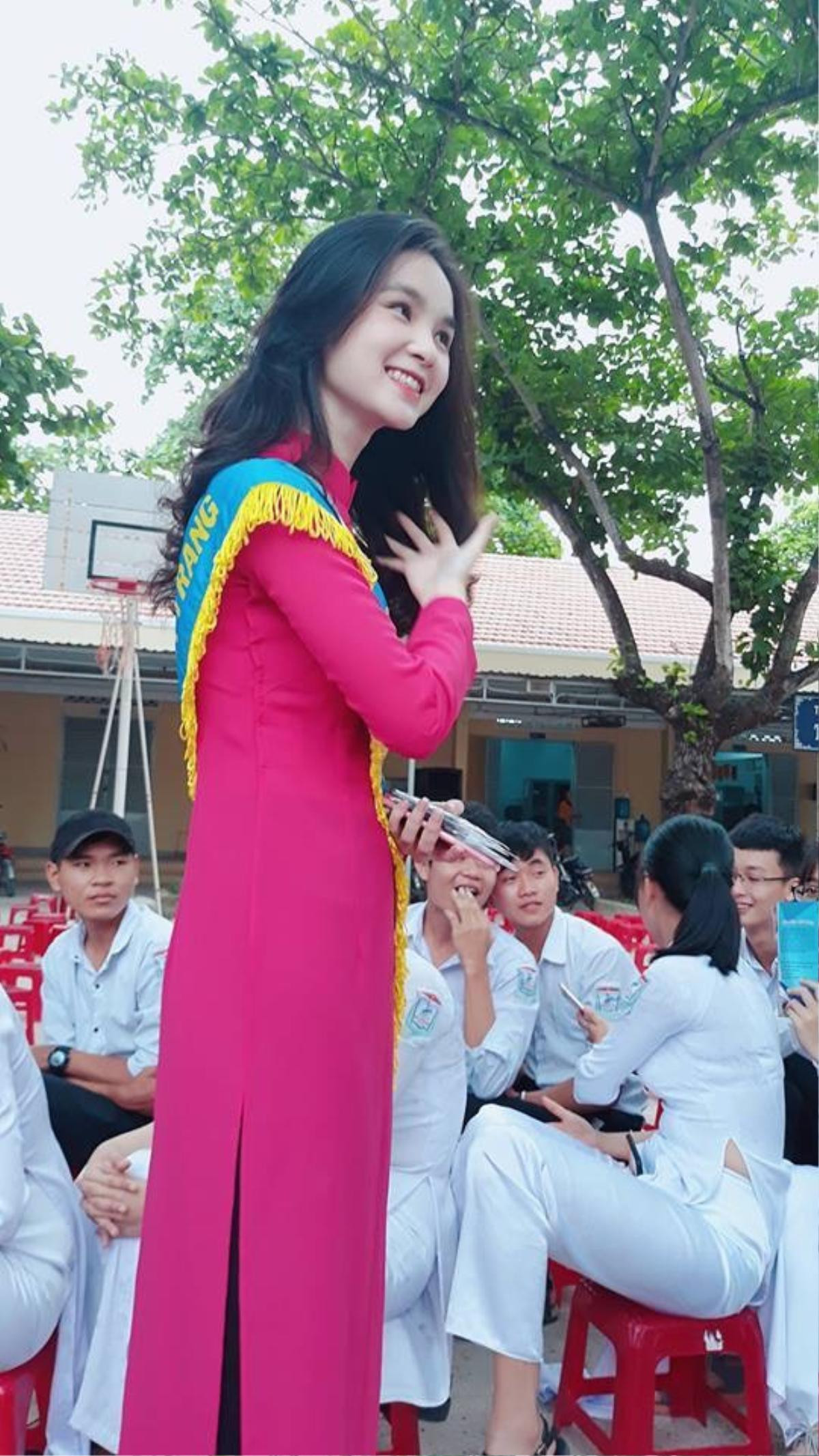 Hội anh em nháo nhào trước nhan sắc trong sáng, mỏng manh của cô giáo thực tập xinh như hotgirl Ảnh 1